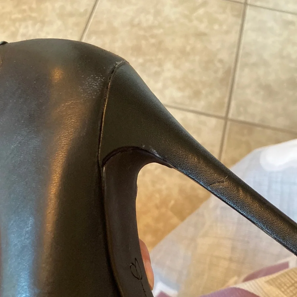 Black high heels by Jessica Simpson